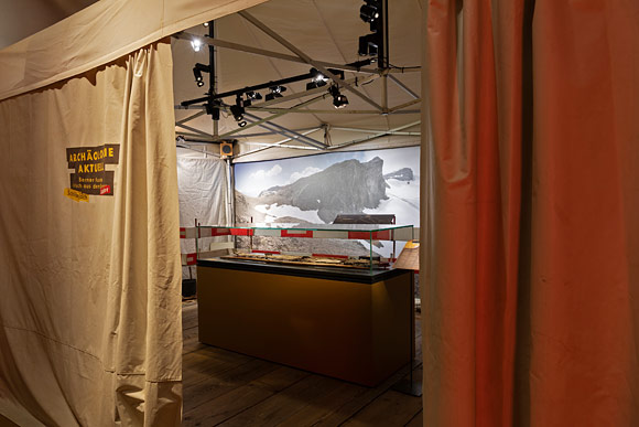 Panoramafoto als Gestaltungselement einer Ausstellung.