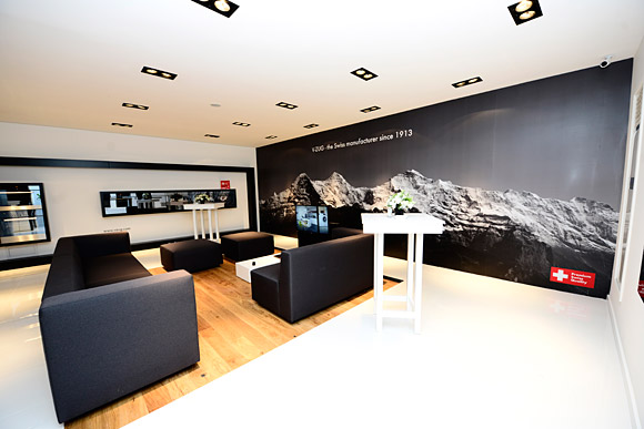 Wandpanorama von Eiger, Mönch und Jungfrau im Flagship Store von V-ZUG