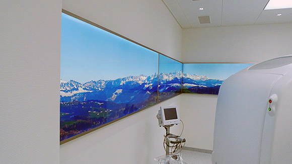Langes, hinterleuchtetes Panoramafoto in Spital