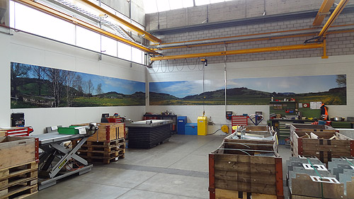 Grosses und langes Panoramafoto in Montagehalle der SBB
