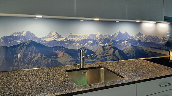 Berner Alpen vom Schibegütsch auf Küchenrückwand aus Glas.