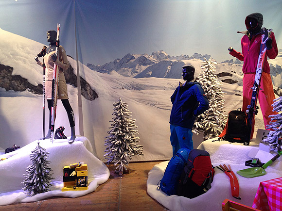 Long mountain panorama from the Aletsch region as the rear wall of an exhibition stand.