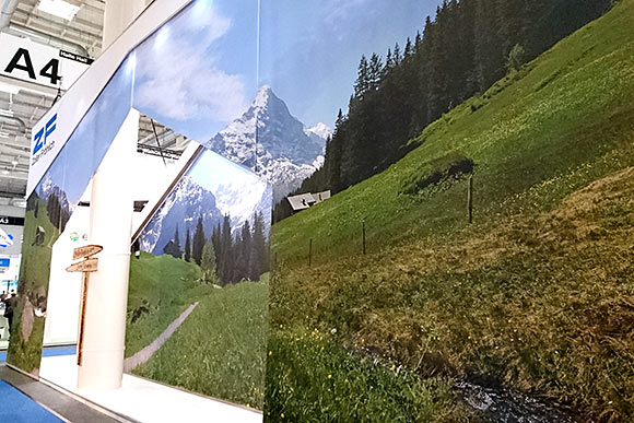 Panoramawand mit den Berner Alpen am Messestand von Zoller+Fröhlich GmbH