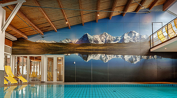 Panoramafoto als Wandbild in Hallenbad