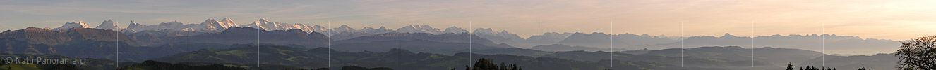 P001475a: Panoramafoto Abendstimmung über dem Emmental