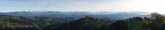 P001480: Panoramafoto Abendstimmung über dem Emmental