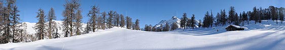 P003063: Hochauflösendes Panoramabild Alphütte in Winterlandschaft