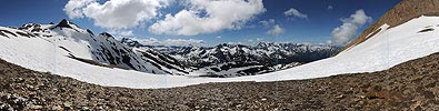 P005243: Panoramafoto Berglandschaft mit freundlichem Wolkenhimmel
