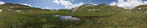 P005345: Panoramabild Liebliche Berglandschaft mit kleinem See