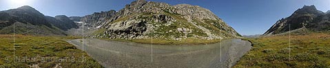 P008307: 360° Panoramafoto Langsam fliessender Bergbach mit Sandbank