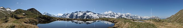 P010100: Panoramafoto Spiegelung in kleinem Bergsee