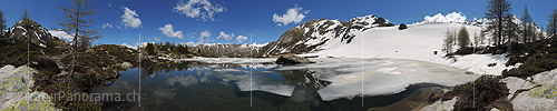 P014634a: 360° Gigapixelfoto Teilweise mit Eis bedeckter Bergsee
