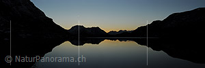 P015288: Panoramafoto Abendstimmung mit Spiegelung einer Bergkette