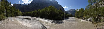 P018561: Panoramabild Auenlandschaft an der Kander im Gasteretal