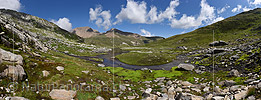 P020159: Gigapixel Foto mit kreisförmigem Wasserlauf in Naturlandschaft