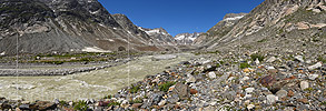 New in NaturPanorama.ch: Panoramic photo On the way to Unteraar glacier and Lauteraar hut.