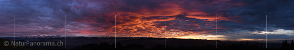 P022703: Panoramafoto Abendhimmel mit strukturierten und gefärbten Wolken