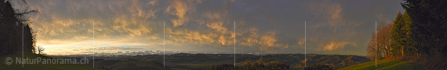 P022883: Panoramafoto Morgenstimmung mit angeleuchteten Wolken