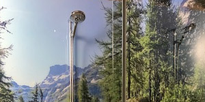 NaturPanorama.ch: Dusche mit Wasserfallfoto auf Rückwand